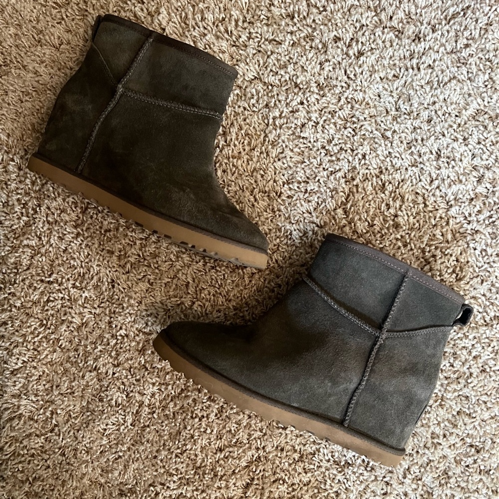 Ugh booties size 7.5